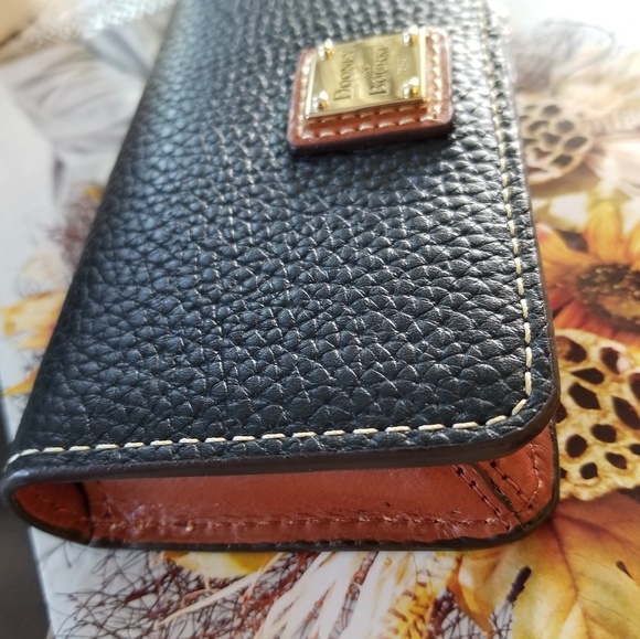 Dooney & Bourke Natural Leather Slim Wallet - Picture 5 of 8